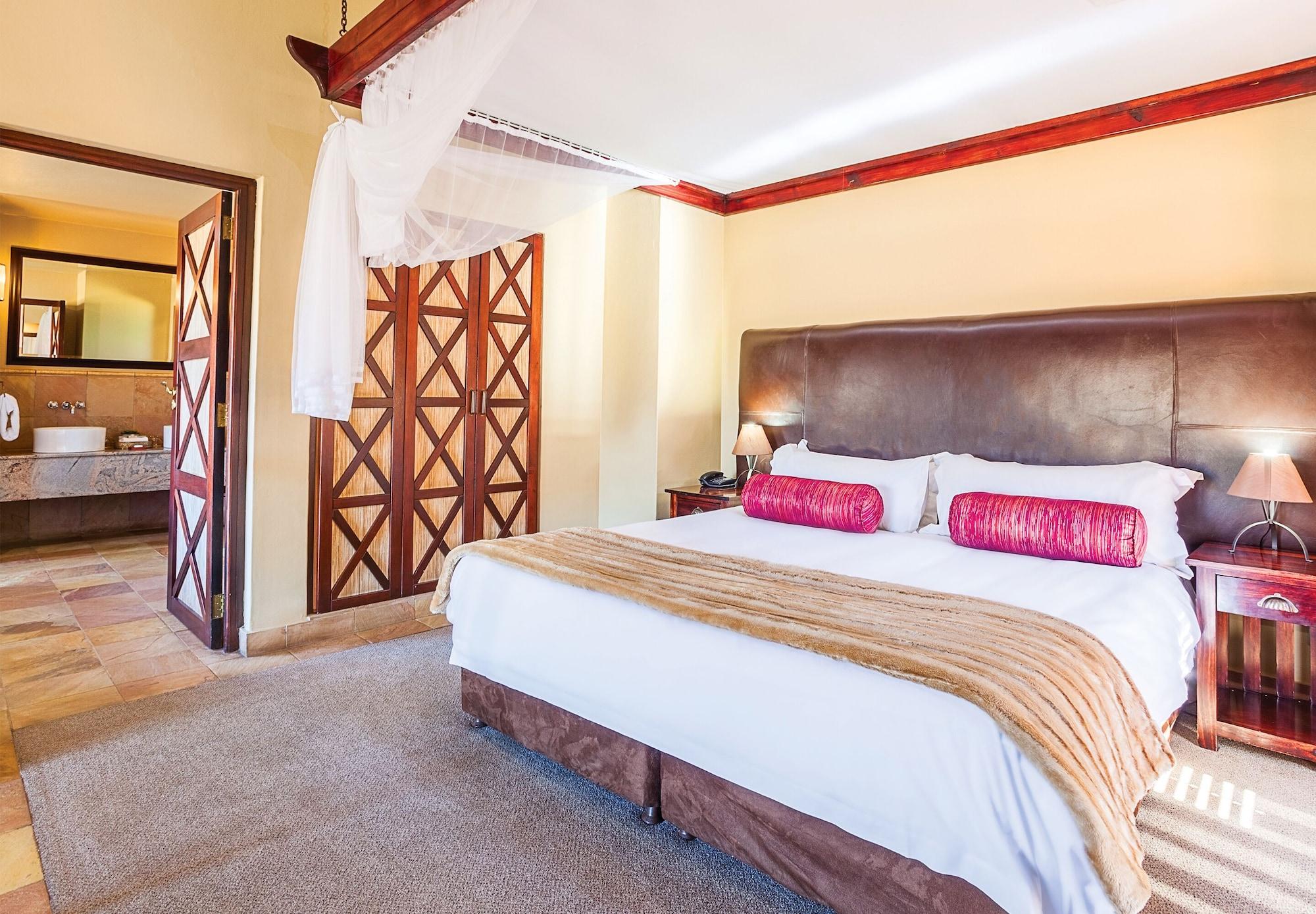 Kloofzicht Lodge & Spa Krugersdorp Exterior photo A bedroom at the Kingdom Hotel