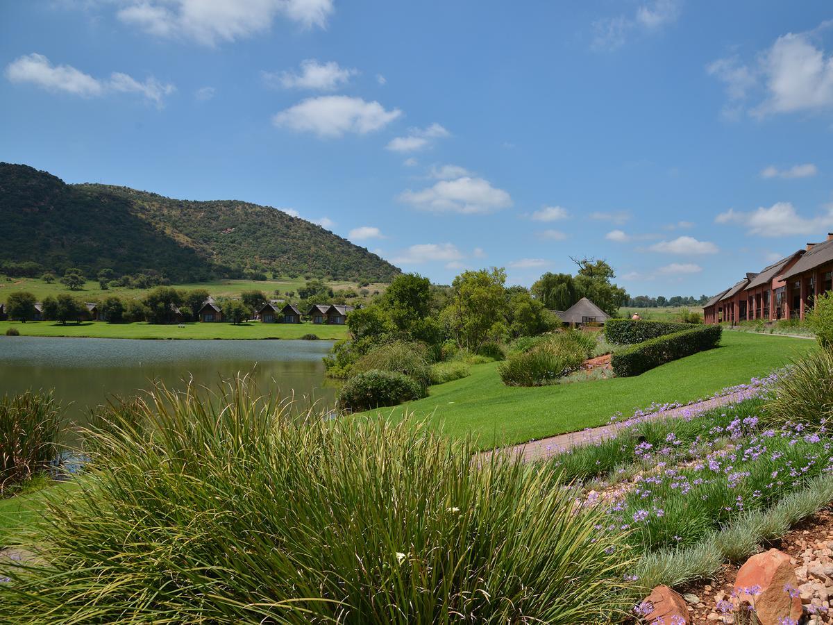 Kloofzicht Lodge & Spa Krugersdorp Exterior photo View of the resort