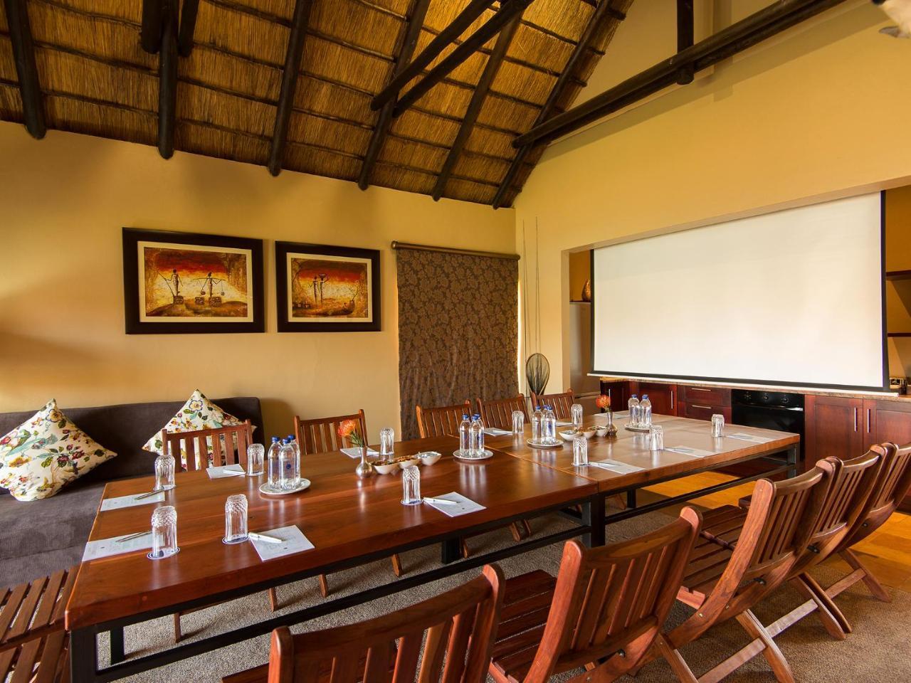 Kloofzicht Lodge & Spa Krugersdorp Exterior photo Conference room at the Victoria Falls Hotel